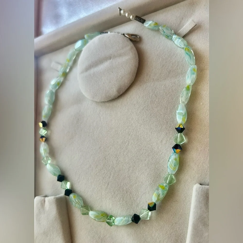 Vintage Swarovski Mint Green Crystal Beaded Choker Necklace Unsigned